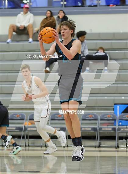 Thumbnail 2 in Farmington vs. Lone Peak (Falcon Classic) photogallery.