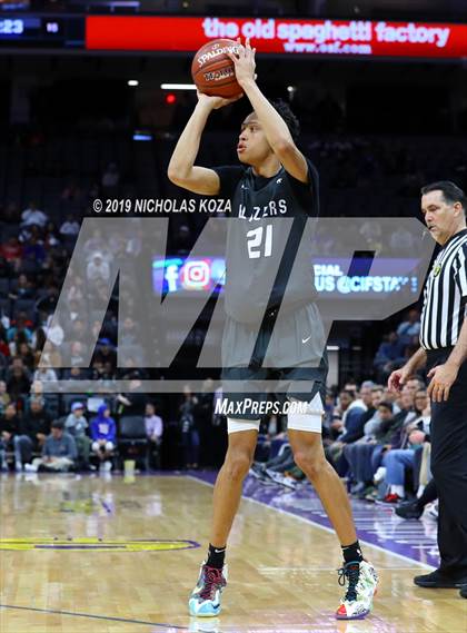 Thumbnail 3 in Sheldon vs. Sierra Canyon (CIF State Open Division Final) photogallery.