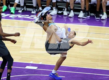 Thumbnail 3 in Sheldon vs. Sierra Canyon (CIF State Open Division Final) photogallery.