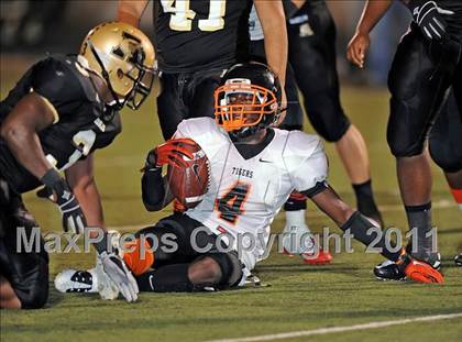 Thumbnail 3 in Abilene vs. Cocoa (Florida vs. Texas Football Showcase) photogallery.