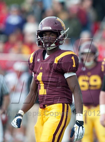 Thumbnail 2 in Loyola Academy vs. Palatine photogallery.