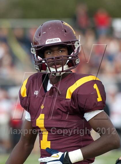 Thumbnail 3 in Loyola Academy vs. Palatine photogallery.