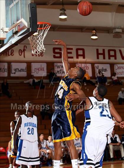 Thumbnail 1 in Reseda vs. Santa Monica (Pacific Shores Tournament) photogallery.