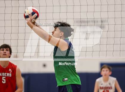 Thumbnail 2 in Regis Jesuit @ Overland photogallery.