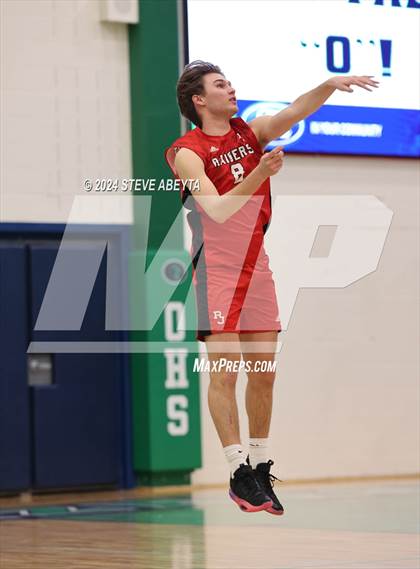 Thumbnail 3 in Regis Jesuit @ Overland photogallery.