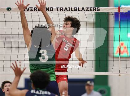 Thumbnail 3 in Regis Jesuit @ Overland photogallery.