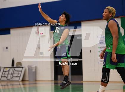 Thumbnail 3 in Regis Jesuit @ Overland photogallery.