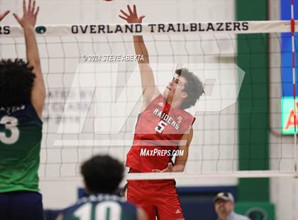 Thumbnail 2 in Regis Jesuit @ Overland photogallery.
