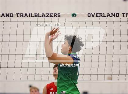 Thumbnail 3 in Regis Jesuit @ Overland photogallery.