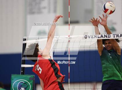 Thumbnail 3 in Regis Jesuit @ Overland photogallery.