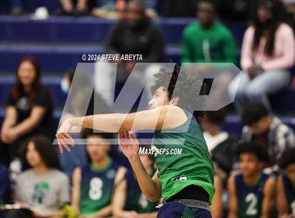 Thumbnail 2 in Regis Jesuit @ Overland photogallery.
