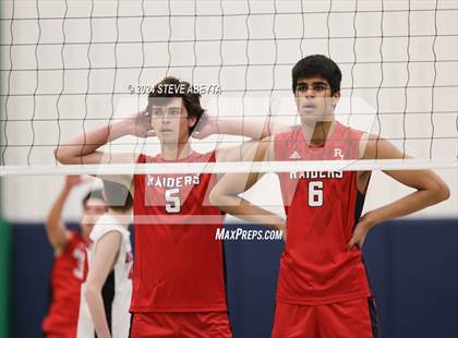 Thumbnail 2 in Regis Jesuit @ Overland photogallery.