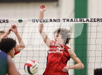 Thumbnail 3 in Regis Jesuit @ Overland photogallery.