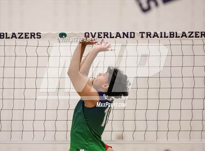 Thumbnail 1 in Regis Jesuit @ Overland photogallery.