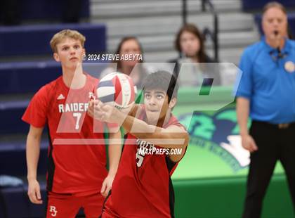 Thumbnail 2 in Regis Jesuit @ Overland photogallery.