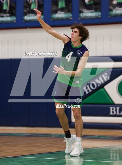 Thumbnail 2 in Regis Jesuit @ Overland photogallery.