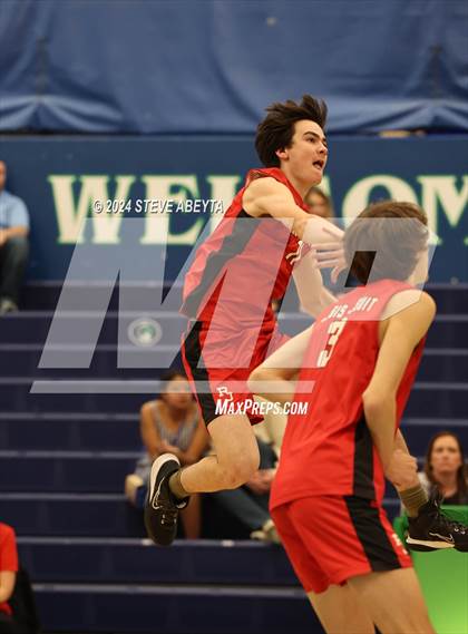 Thumbnail 1 in Regis Jesuit @ Overland photogallery.