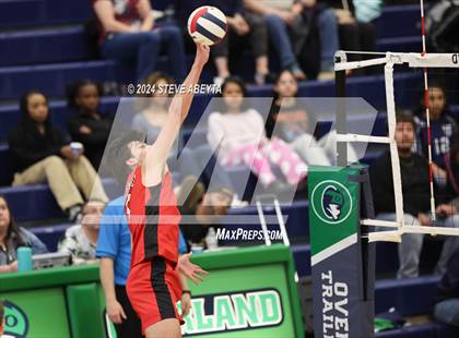 Thumbnail 1 in Regis Jesuit @ Overland photogallery.