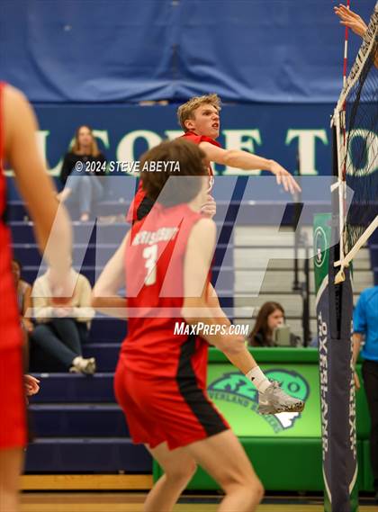 Thumbnail 3 in Regis Jesuit @ Overland photogallery.
