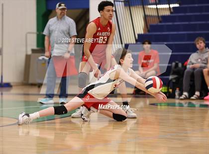 Thumbnail 2 in Regis Jesuit @ Overland photogallery.