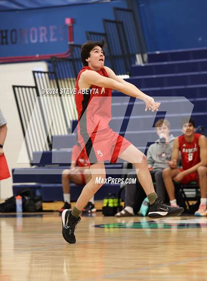 Thumbnail 1 in Regis Jesuit @ Overland photogallery.