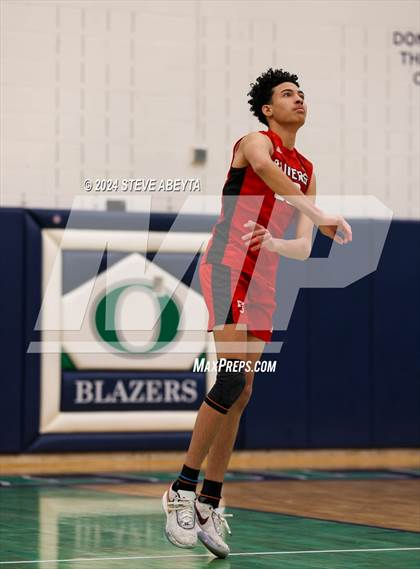 Thumbnail 1 in Regis Jesuit @ Overland photogallery.