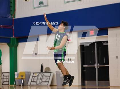 Thumbnail 2 in Regis Jesuit @ Overland photogallery.