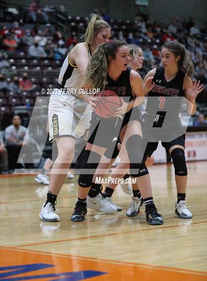 Thumbnail 1 in Grantsville vs. Emery (UHSAA 3A Semifinal) photogallery.