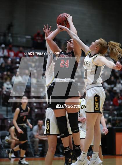 Thumbnail 2 in Grantsville vs. Emery (UHSAA 3A Semifinal) photogallery.
