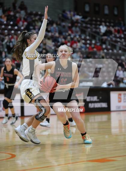 Thumbnail 3 in Grantsville vs. Emery (UHSAA 3A Semifinal) photogallery.