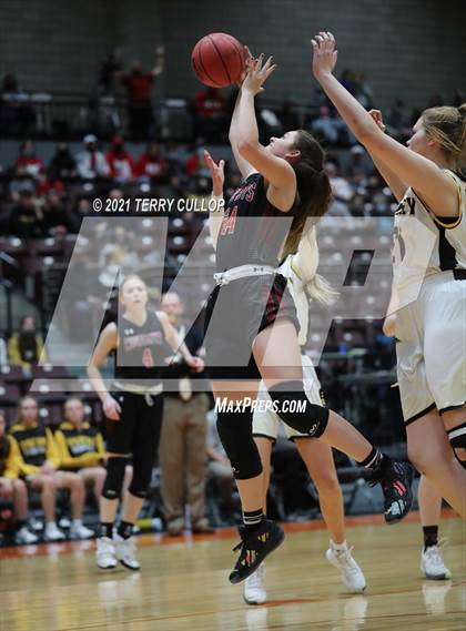 Thumbnail 2 in Grantsville vs. Emery (UHSAA 3A Semifinal) photogallery.