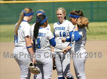 Thumbnail 2 in Frontier vs. Clovis North photogallery.