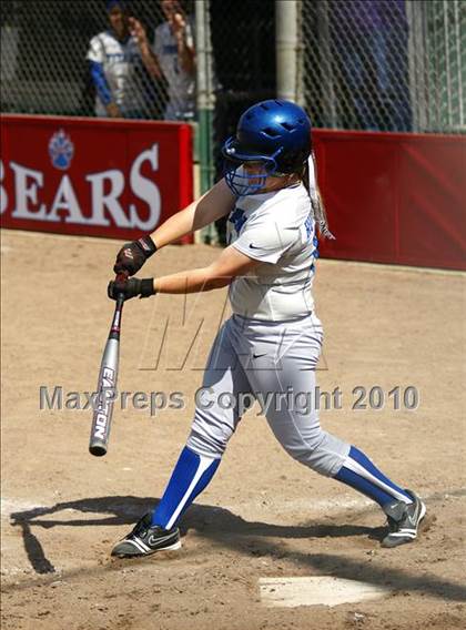 Thumbnail 3 in Frontier vs. Clovis North photogallery.