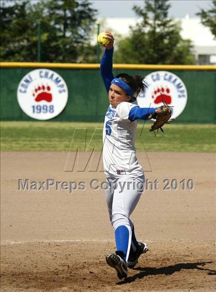 Thumbnail 3 in Frontier vs. Clovis North photogallery.