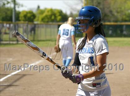 Thumbnail 3 in Frontier vs. Clovis North photogallery.
