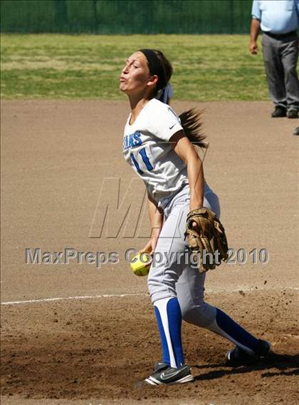 Thumbnail 3 in Frontier vs. Clovis North photogallery.