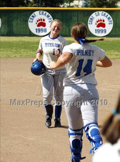 Thumbnail 3 in Frontier vs. Clovis North photogallery.