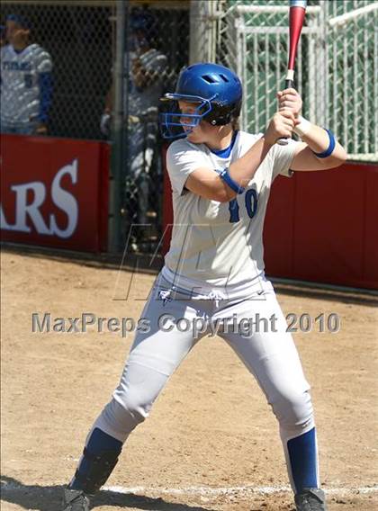 Thumbnail 3 in Frontier vs. Clovis North photogallery.