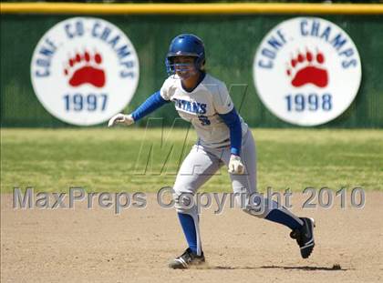 Thumbnail 2 in Frontier vs. Clovis North photogallery.