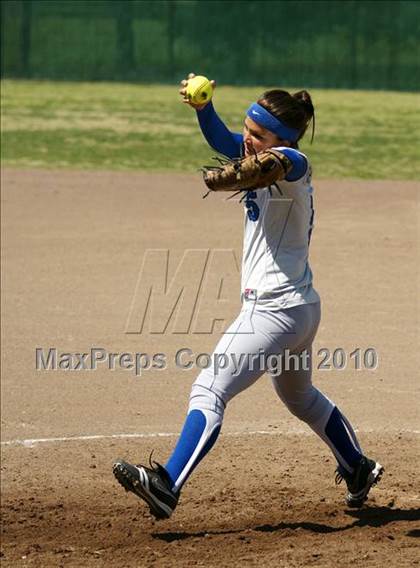 Thumbnail 1 in Frontier vs. Clovis North photogallery.