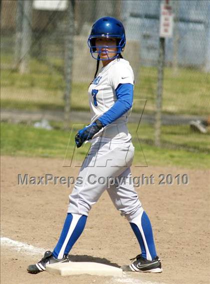 Thumbnail 2 in Frontier vs. Clovis North photogallery.