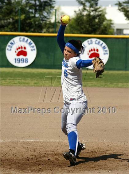 Thumbnail 2 in Frontier vs. Clovis North photogallery.
