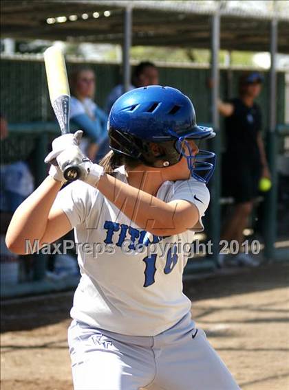 Thumbnail 3 in Frontier vs. Clovis North photogallery.