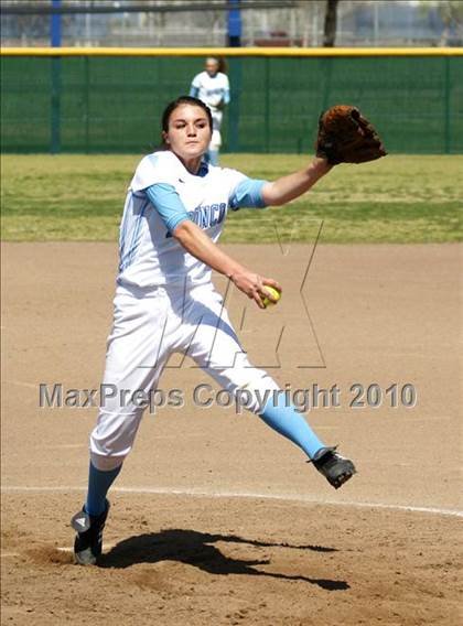 Thumbnail 3 in Frontier vs. Clovis North photogallery.
