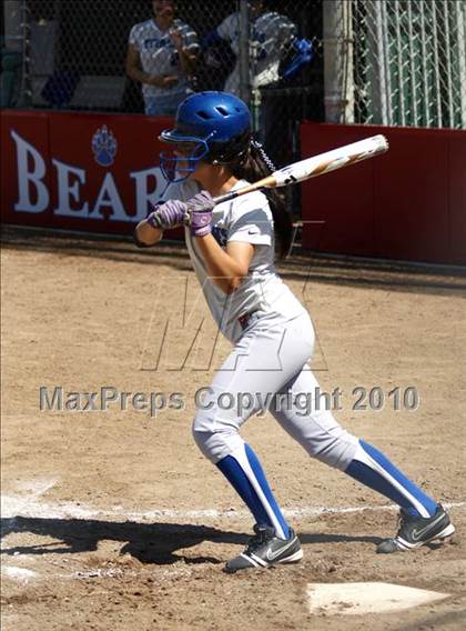 Thumbnail 2 in Frontier vs. Clovis North photogallery.
