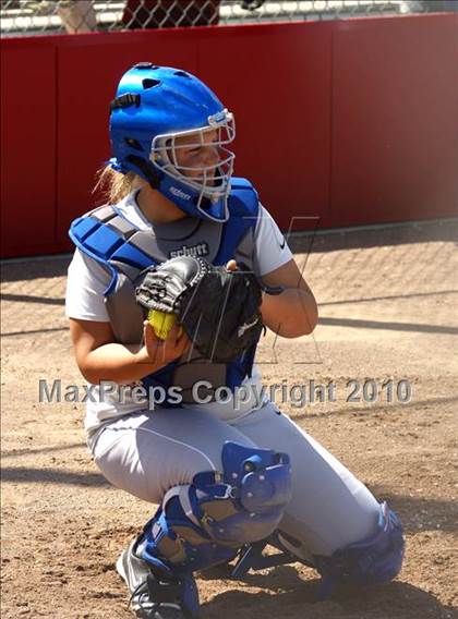Thumbnail 2 in Frontier vs. Clovis North photogallery.