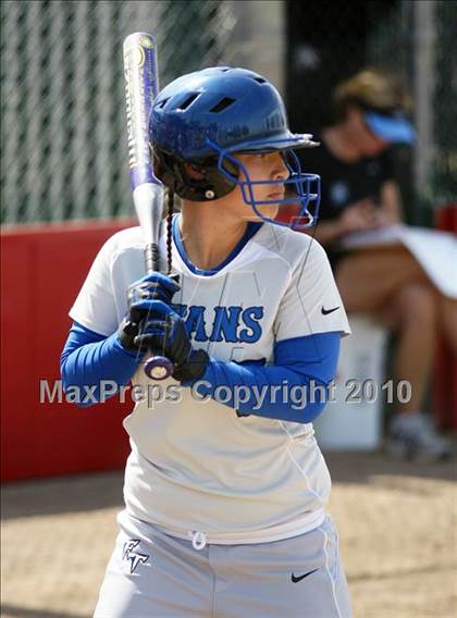 Thumbnail 3 in Frontier vs. Clovis North photogallery.