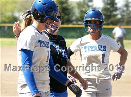 Thumbnail 2 in Frontier vs. Clovis North photogallery.