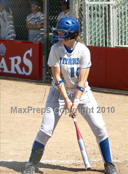Thumbnail 3 in Frontier vs. Clovis North photogallery.
