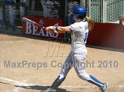 Thumbnail 1 in Frontier vs. Clovis North photogallery.